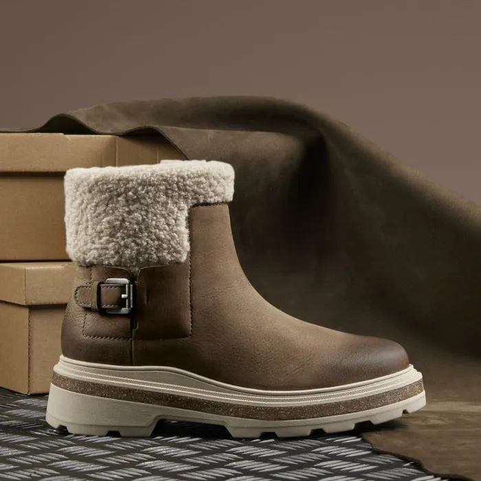 Clarks Hencroft Madi Waterproof Dark Sand Warmlined Ankle Boots Dark Sand Warmlined Women Ankle Boots