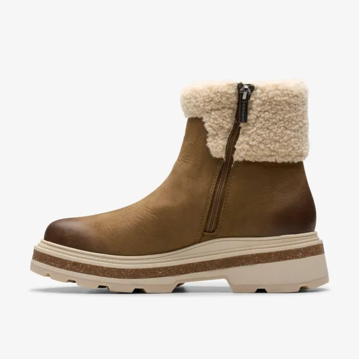 Clarks Hencroft Madi Waterproof Dark Sand Warmlined Ankle Boots Dark Sand Warmlined Women Ankle Boots