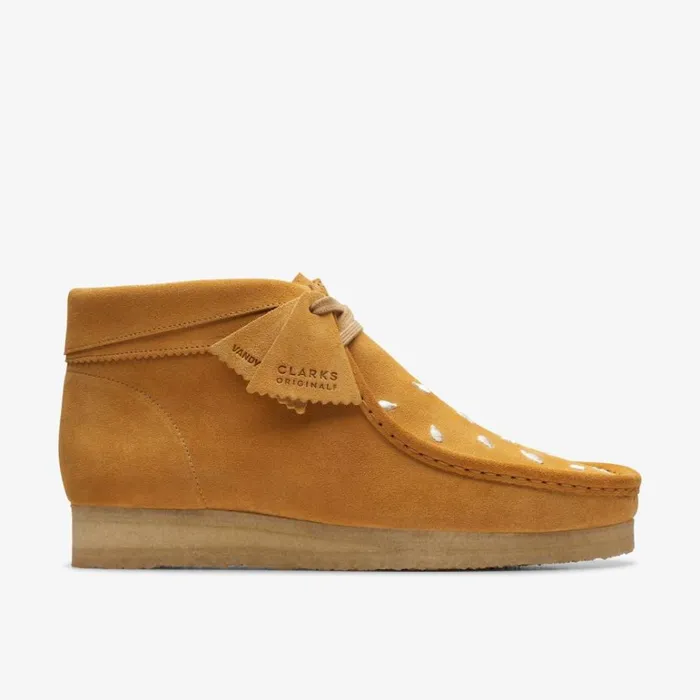 Clarks Unisex Wallabee Boot Tan Embroidery Boots Tan Embroidery MenWomen Wallabees Clarks Unisex Wallabee Boot Tan Embroidery Boots Tan Embroidery MenWomen Wallabees