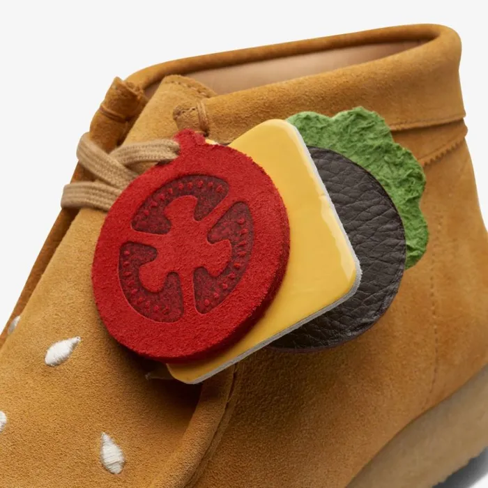 Clarks Unisex Wallabee Boot Tan Embroidery Boots Tan Embroidery MenWomen Wallabees