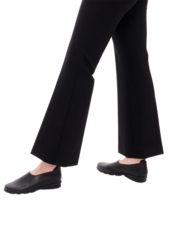 Denako slip on Denako slip on