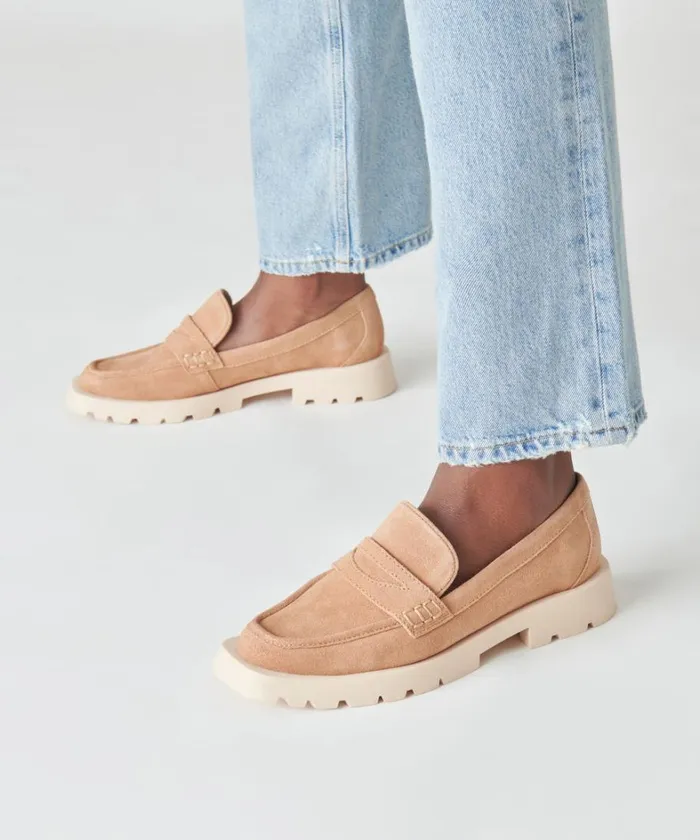 Flats and Loafers Women Dolce Vita Elias Flats Toffee Suede