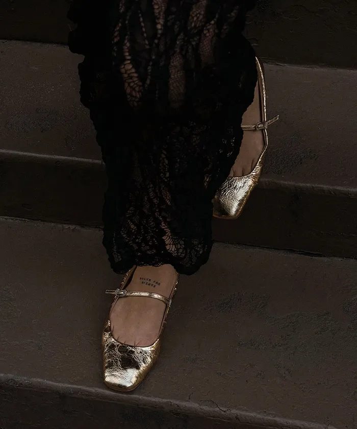 Flats and Loafers Women Dolce Vita Reyes Ballet Flats Gold Distressed Leather