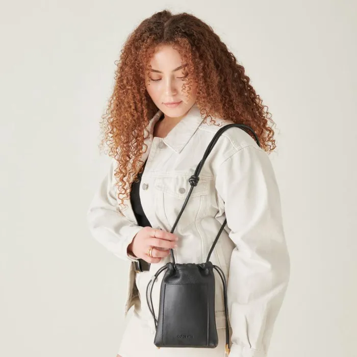 Handbags Women Dolce Vita Evie Crossbody Pouch Black Pebble Leather