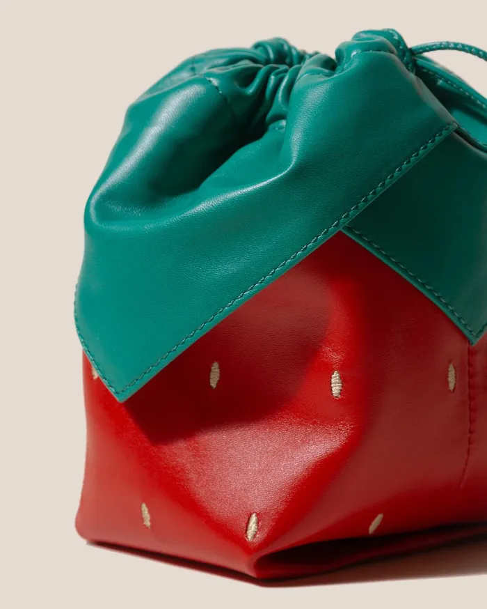 Hereu DUIXA 8211 StrawberryShaped Leather Drawstring Bag Women Mini Bags