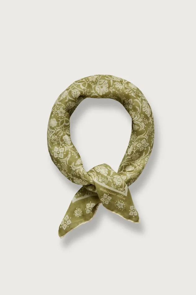 Men BANDANA 8211 Cashmere Bandana 8211 Germoglio Massimo Alba Scarves and Stoles Men BANDANA 8211 Cashmere Bandana 8211 Germoglio Massimo Alba Scarves and Stoles