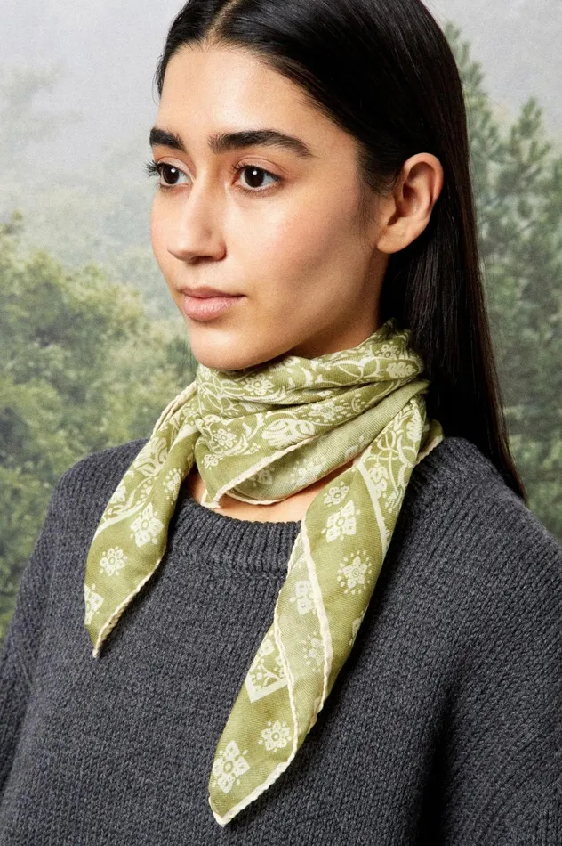 Men BANDANA 8211 Cashmere Bandana 8211 Germoglio Massimo Alba Scarves and Stoles Men BANDANA 8211 Cashmere Bandana 8211 Germoglio Massimo Alba Scarves and Stoles