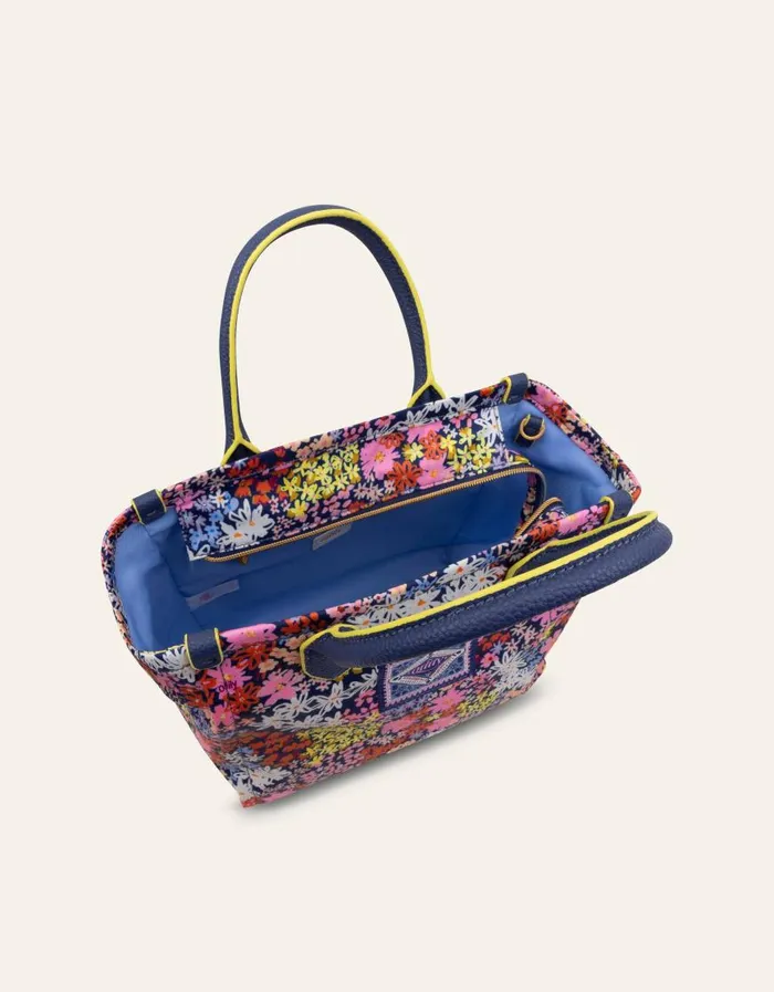 Oilily Handbags Bags Hana Handbag Vitamine Flowersblue Print Oilily Handbags Bags Hana Handbag Vitamine Flowersblue Print