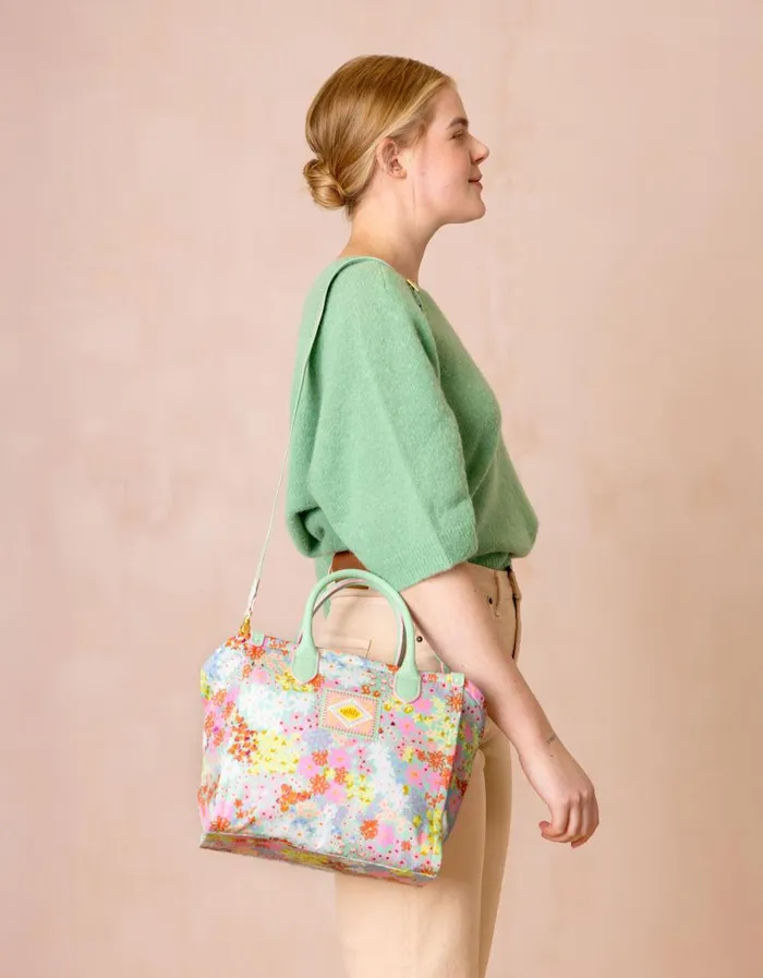 Oilily Handbags Bags Hana Handbag Vitamine Flowersmeadow Oilily Handbags Bags Hana Handbag Vitamine Flowersmeadow