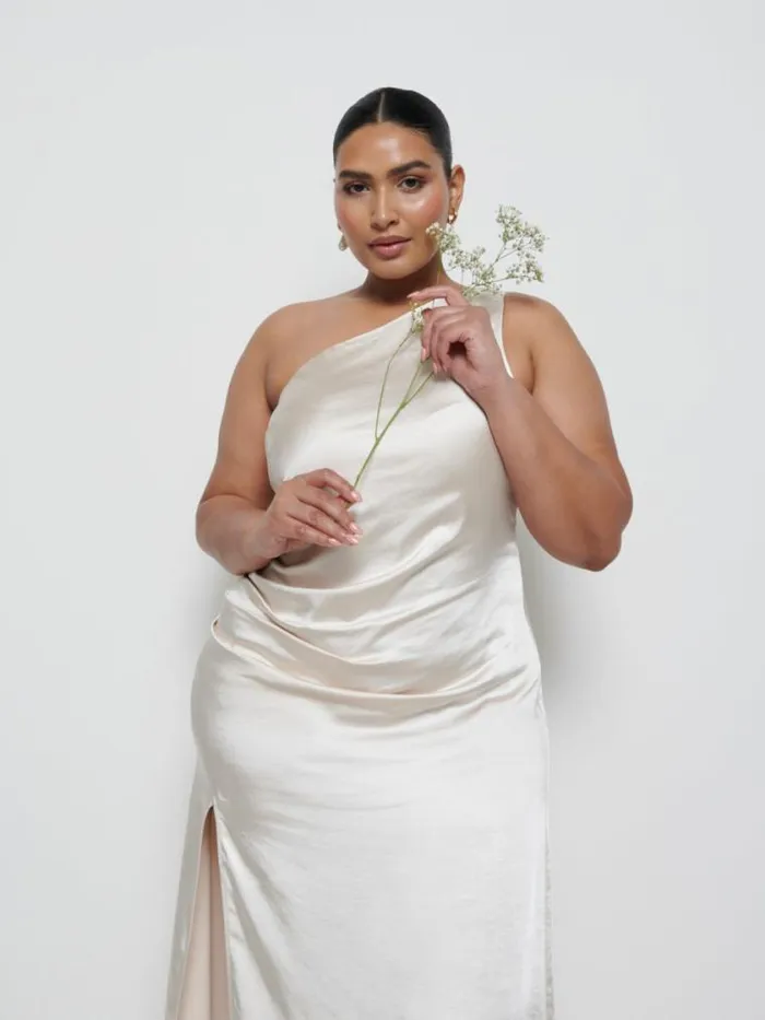 Pretty Lavish Bridesmaid Dresses Amelia Ruched Maxi Bridesmaid Dress Curve Champagne 8211 Women