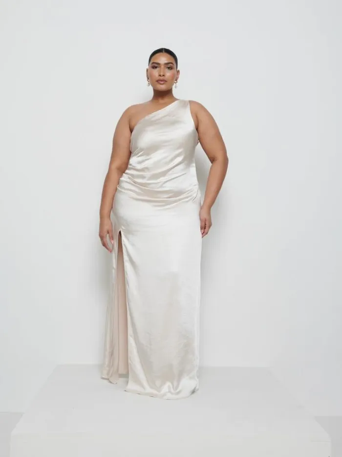 Pretty Lavish Bridesmaid Dresses Amelia Ruched Maxi Bridesmaid Dress Curve Champagne 8211 Women