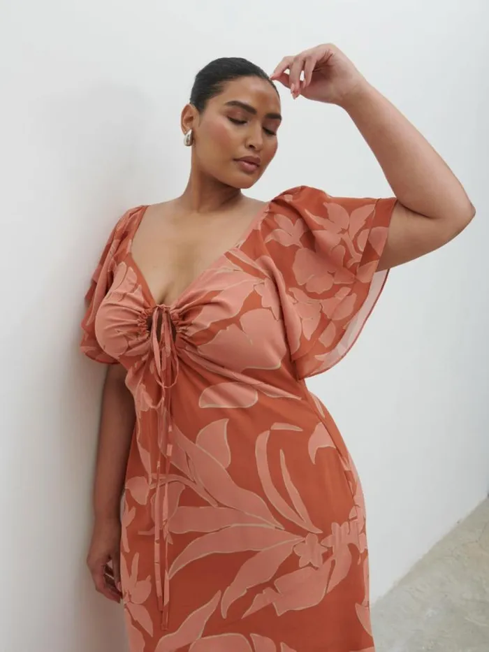 Pretty Lavish Curve Florence Cut Out Maxi Dress Curve Dusky Rose Abstract Palm 8211 Women