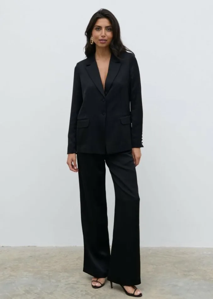 Pretty Lavish Outerwear Callie Satin Blazer Black 8211 Women