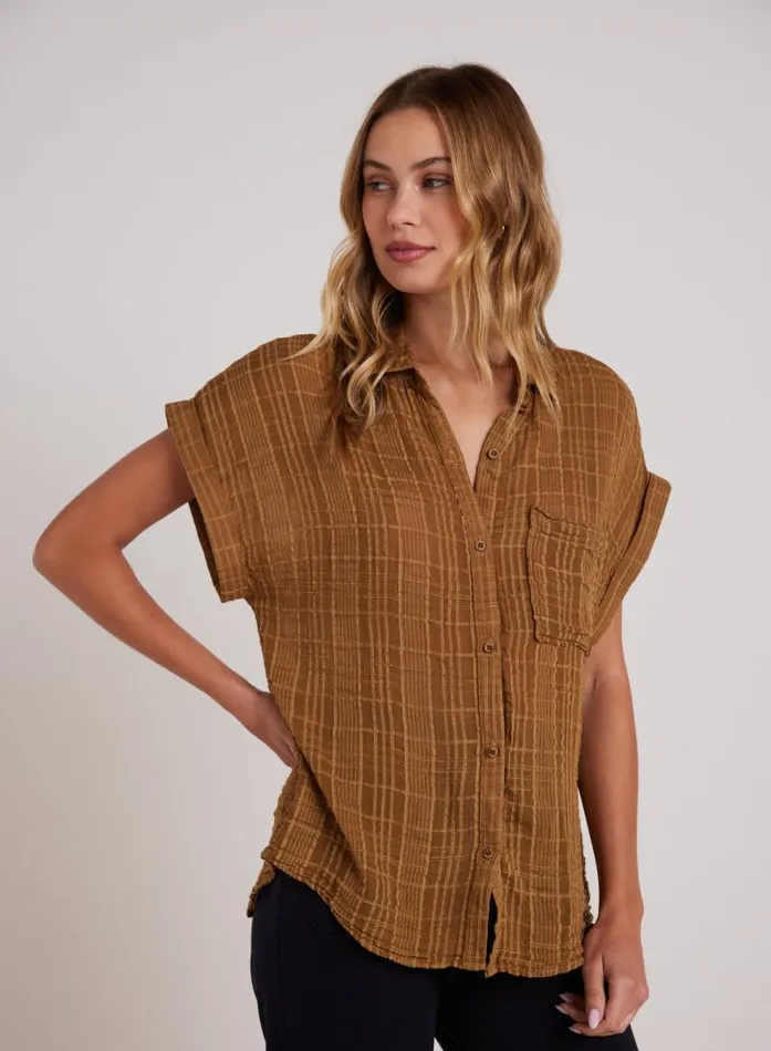 Short Sleeve Pocket Button Down 8211 Topaz Gold Women Bella Dahl Button Down Short Sleeve Pocket Button Down 8211 Topaz Gold Women Bella Dahl Button Down