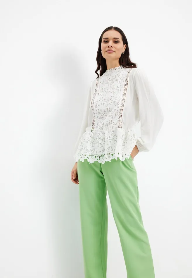 SIMONE BLOUSE 15635 010 White 010 Women IN FRONT BLOUSES SHIRTS
