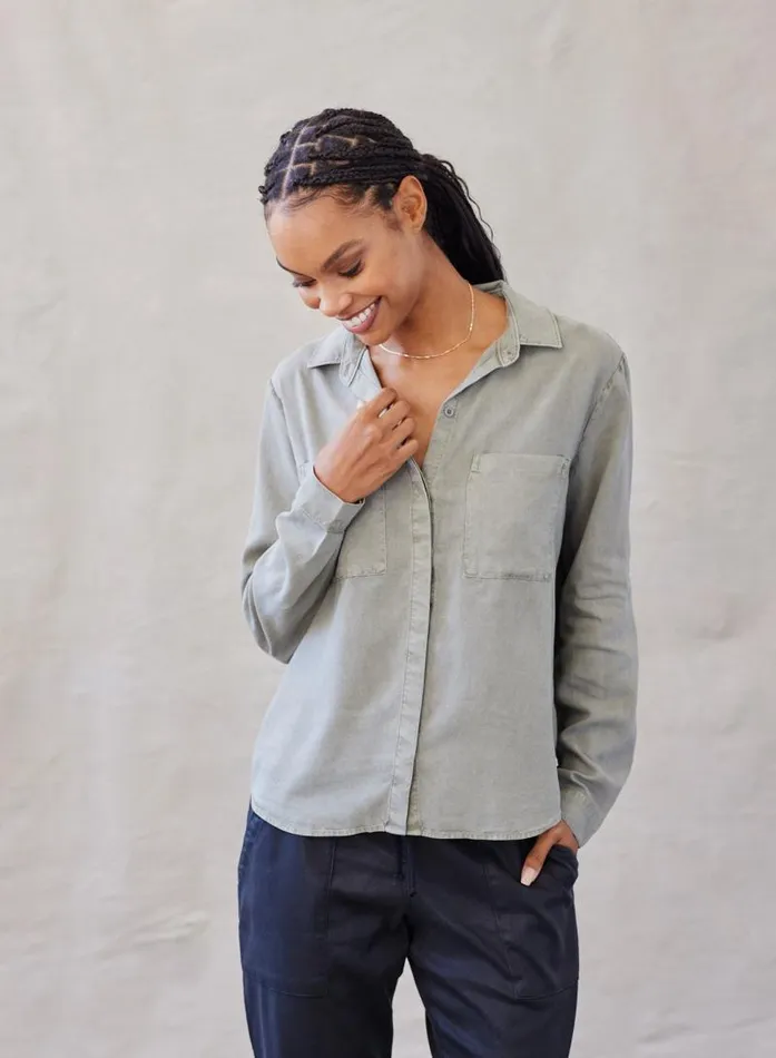 Two Pocket Classic Button Down 8211 Soft Army Women Bella Dahl Long Sleeve