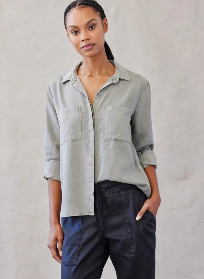 Two Pocket Classic Button Down 8211 Soft Army Women Bella Dahl Long Sleeve Two Pocket Classic Button Down 8211 Soft Army Women Bella Dahl Long Sleeve