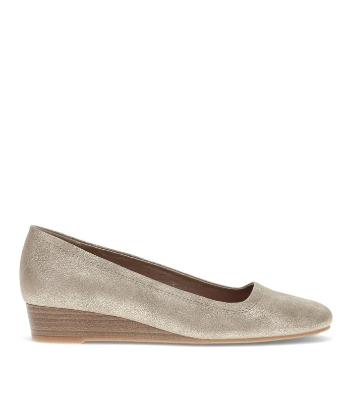 Women Baretraps Flats and Loafers Covette Wedge Slip On Light Champagne Women Baretraps Flats and Loafers Covette Wedge Slip On Light Champagne