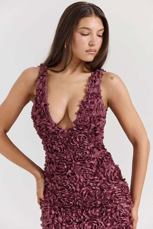 Women Carena Merlot Plunge Floral Appliqu Maxi Dress House Of CB Dresses Women Carena Merlot Plunge Floral Appliqu Maxi Dress House Of CB Dresses