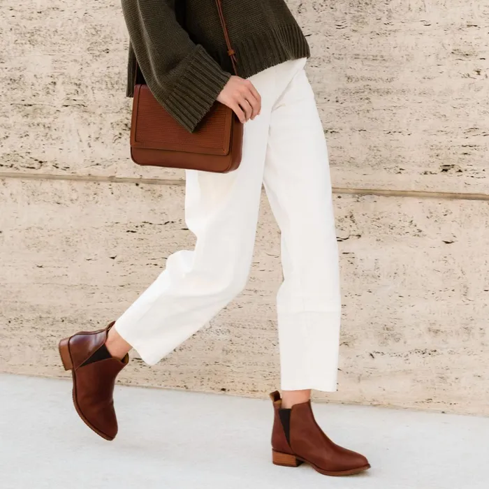 Women Eva Everyday Chelsea Boot Auburn Nisolo Boots