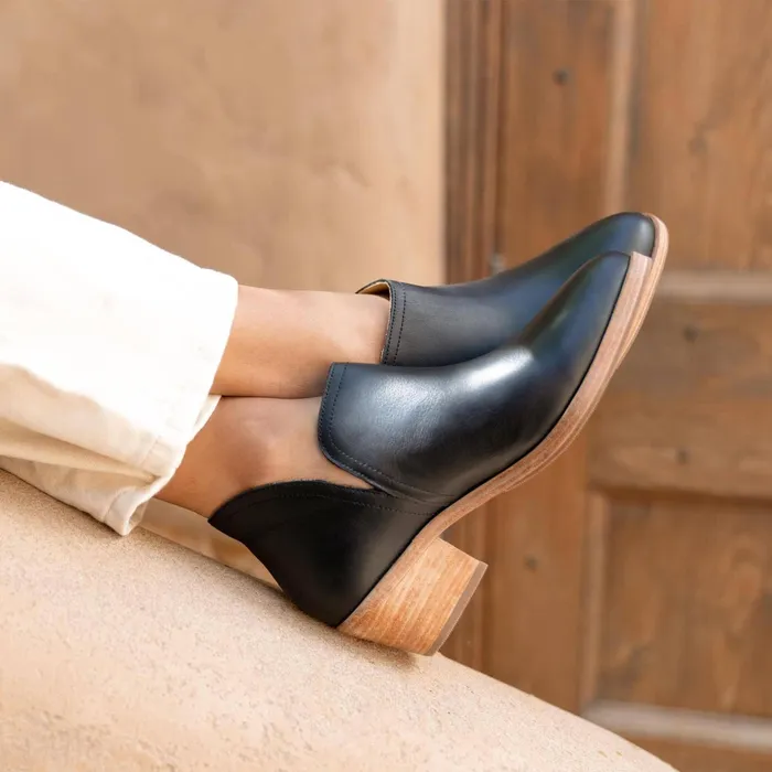 Women Mia Everyday Ankle Bootie Black Nisolo Boots