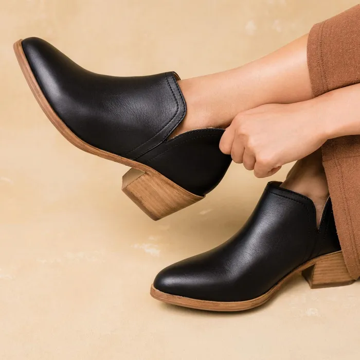Women Mia Everyday Ankle Bootie Black Nisolo Boots