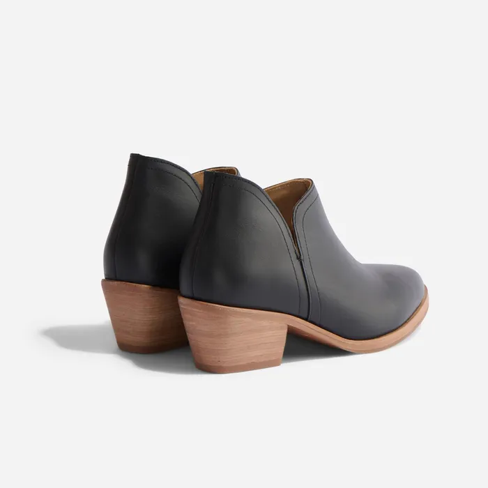 Women Mia Everyday Ankle Bootie Black Nisolo Boots