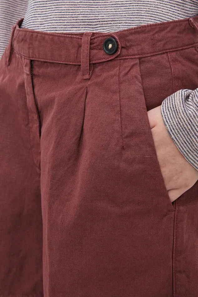 Women SARDINA 8211 Cotton Linen Panama Bermuda Shorts 8211 Dim Burgundy Massimo Alba Trousers and Shorts Women SARDINA 8211 Cotton Linen Panama Bermuda Shorts 8211 Dim Burgundy Massimo Alba Trousers and Shorts