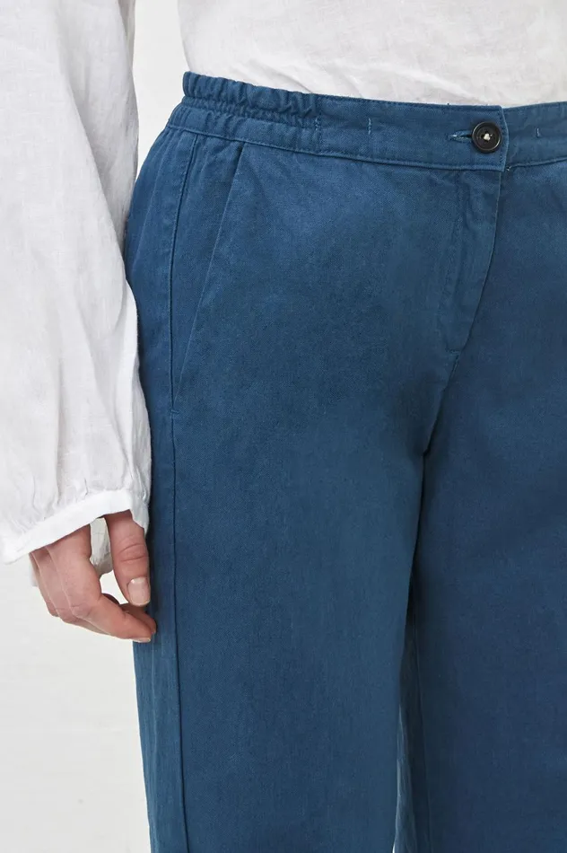 Women SPARUS 8211 Cotton Linen Panama Cropped Trousers 8211 Oltremare Massimo Alba Trousers and Shorts Women SPARUS 8211 Cotton Linen Panama Cropped Trousers 8211 Oltremare Massimo Alba Trousers and Shorts