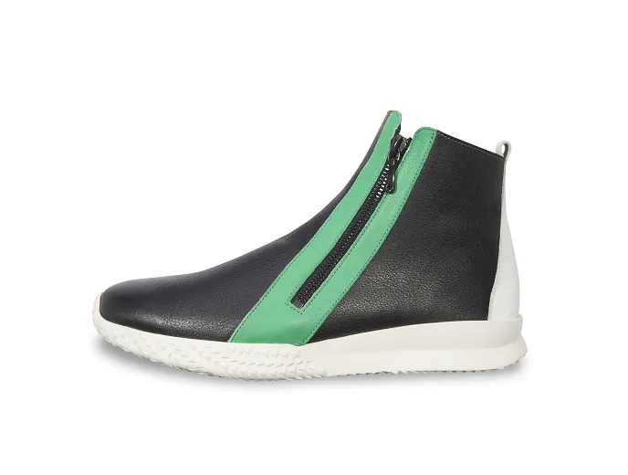 Zynmad slip on Zynmad slip on